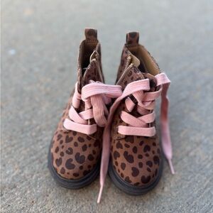 Leopard Print Toddler Size 6 Boots with Pink Laces